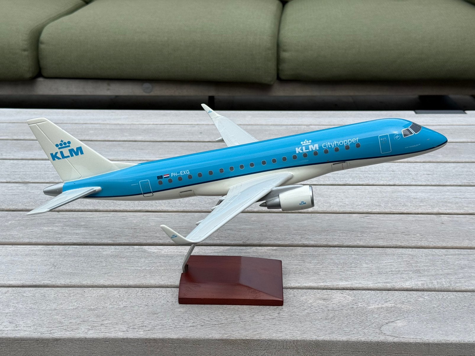 KLM Embraer EMB 175 schaal 1/72, Verzamelen, Ophalen, Zo goed als nieuw, Schaalmodel
