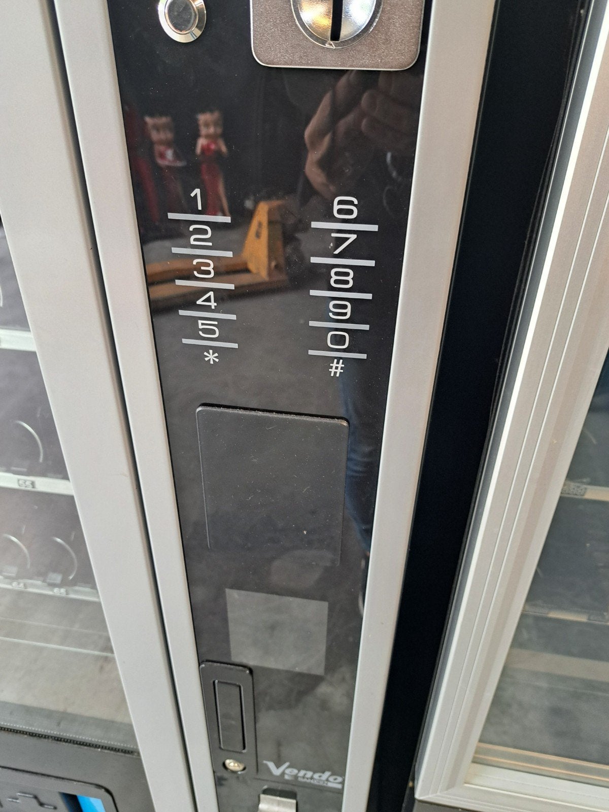 vendo combi automaat Gekoeld met nayax pin module, Ophalen