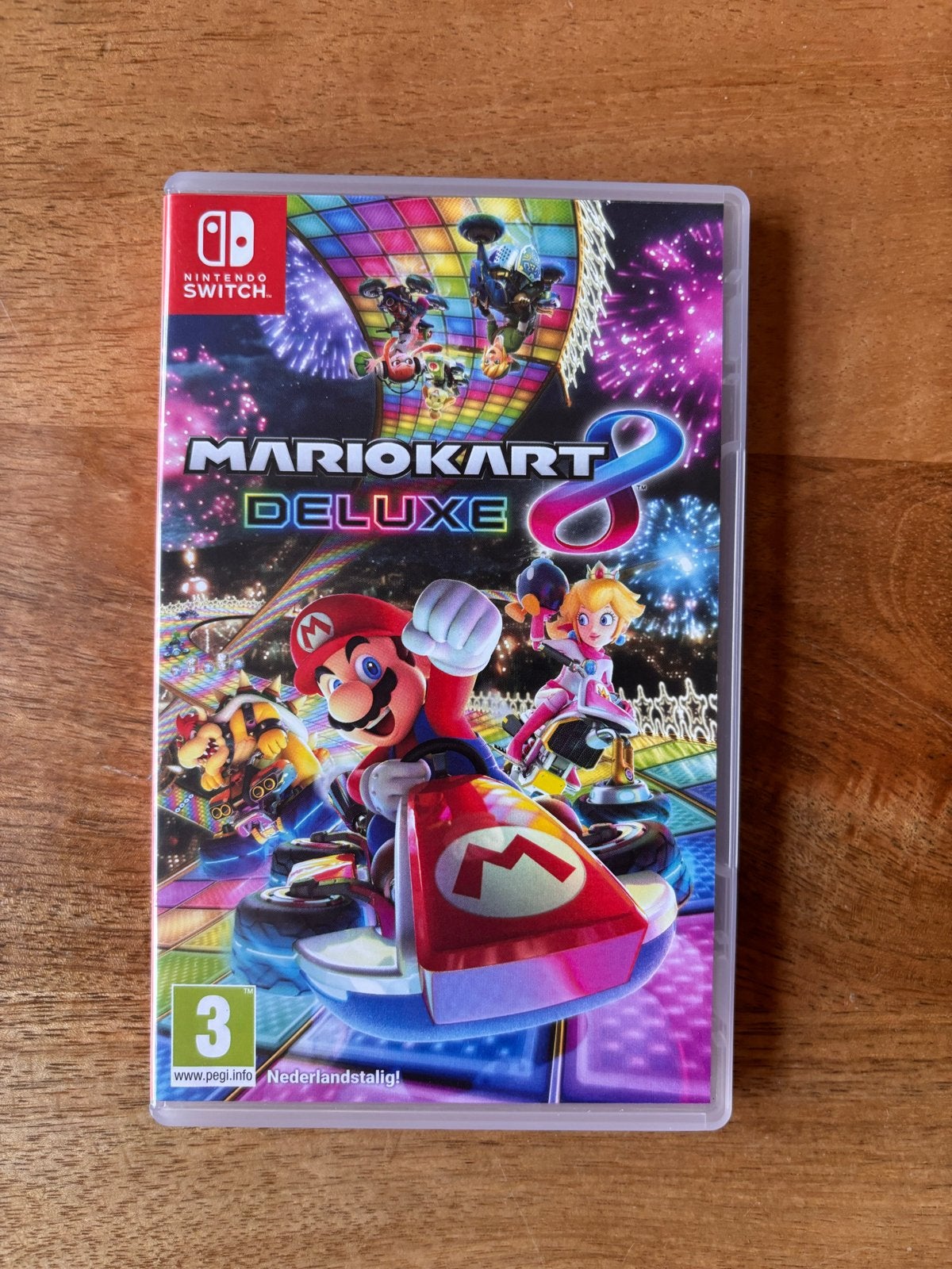 Mario Kart 8 Deluxe - Nintendo Switch, Spelcomputers en Games, Games | Nintendo Switch, Zo goed als nieuw, Racen en Vliegen, 3 spelers of meer