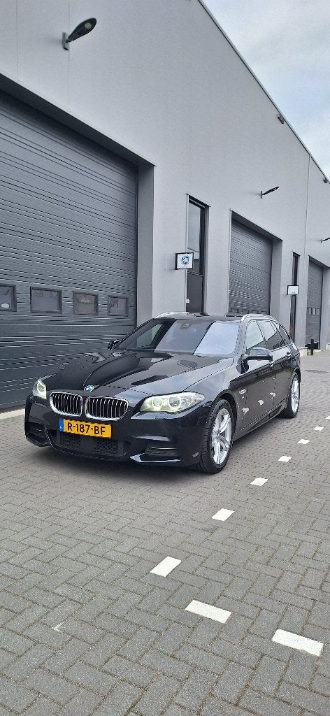 Prachtige BMW 5-Serie 535i Touring xDrive 2015 F11 535xi, Automaat, Zwart, 2000 kg, Zwart