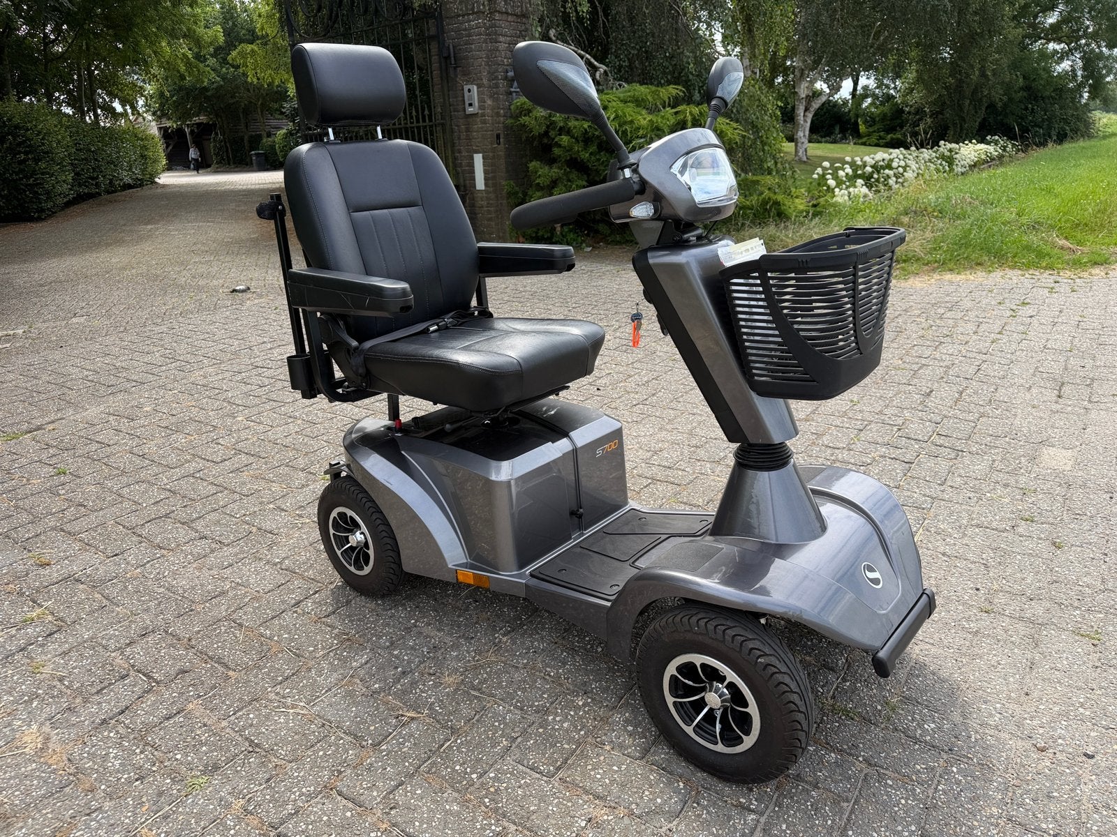 Scootmobiel Sterling S700 in nieuw staat, Ophalen, Zo goed als nieuw, 46 km of meer