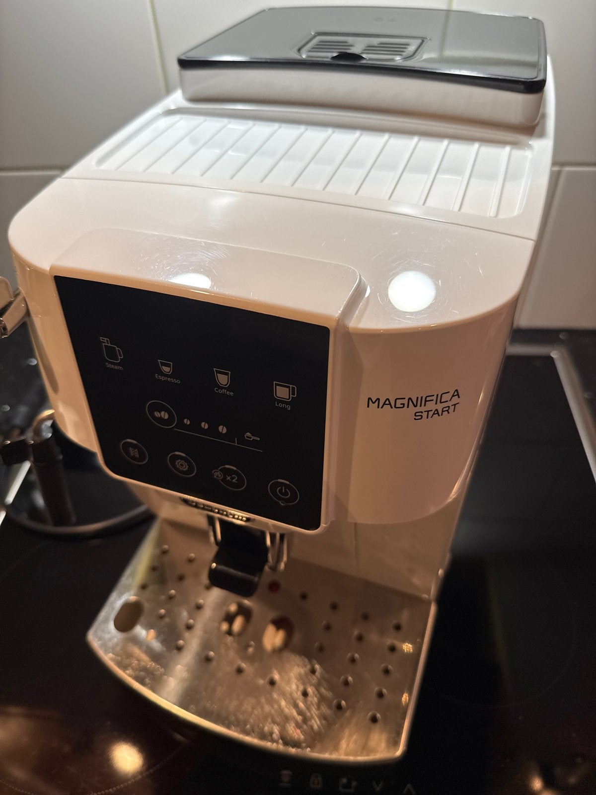 Foto 3 van De'Longhi Magnifica Start Wit