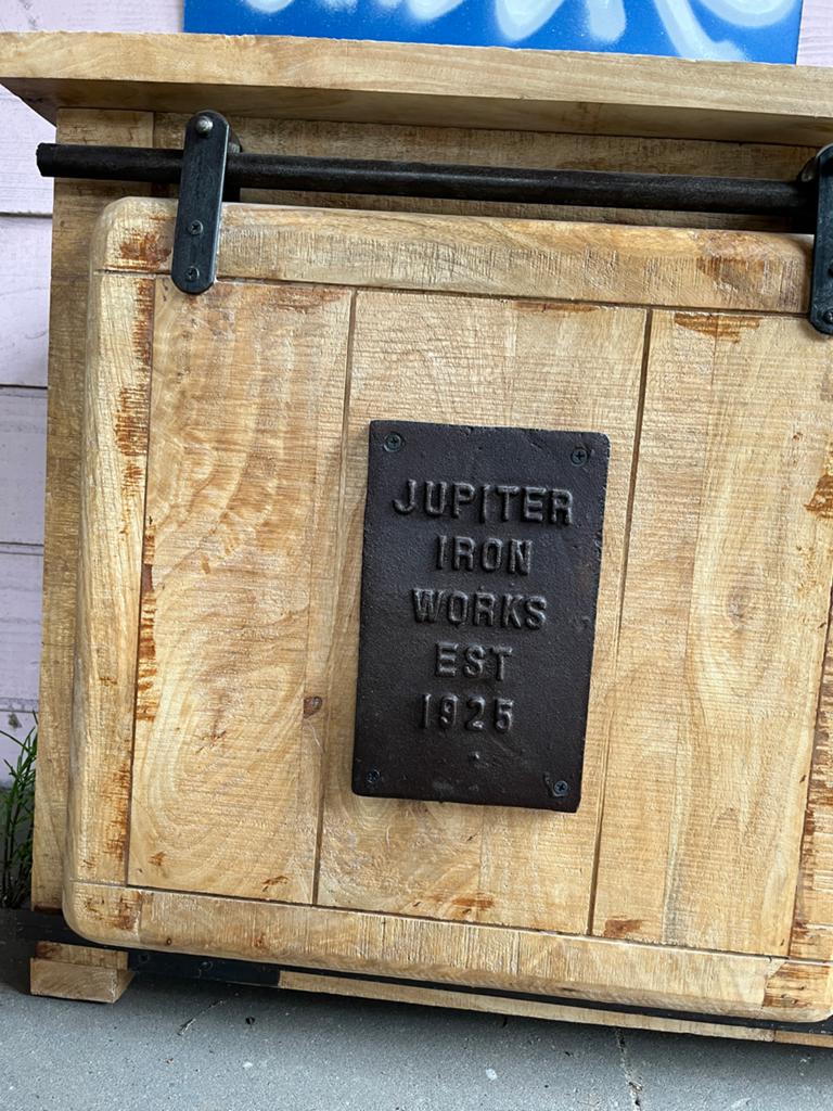 Stoer TV-meubel/dressoir van mangohout met schuifdeur, Huis en Inrichting, Woonaccessoires | Kisten, Ophalen of Verzenden, Zo goed als nieuw