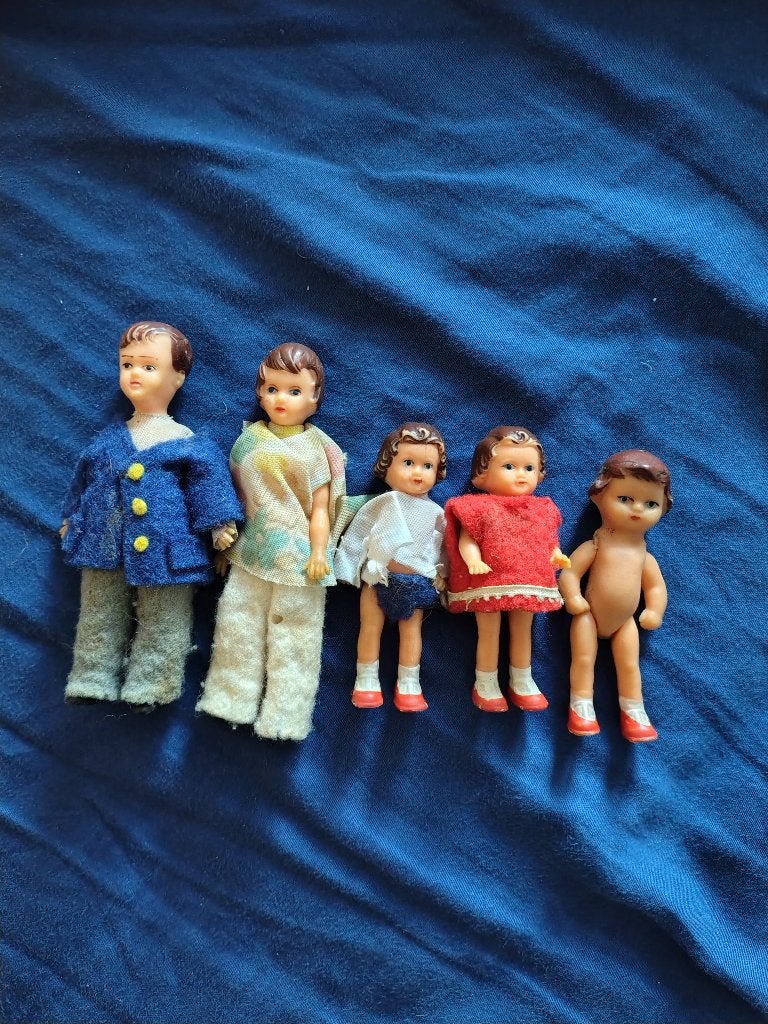 Vintage poppenfamilie - 5 stuks, Ophalen of Verzenden, Gebruikt, Pop