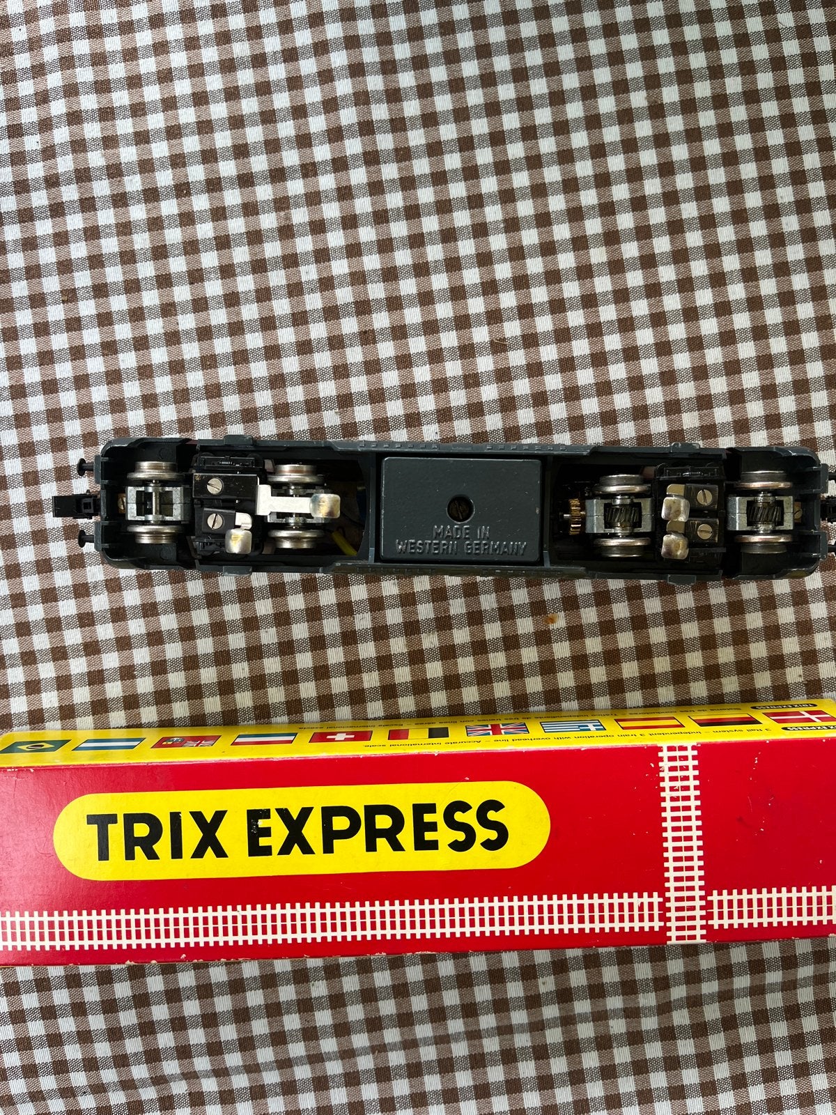 Complete Trix treinbaan met rails, wagons en locomotieven, Gelijkstroom, Ophalen, Overige merken, Gebruikt