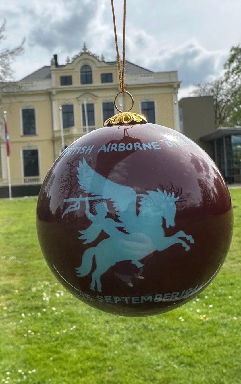 Airborne Handbeschilderde Reverse Paint Herdenkings Ornament, Ophalen of Verzenden, Nieuw