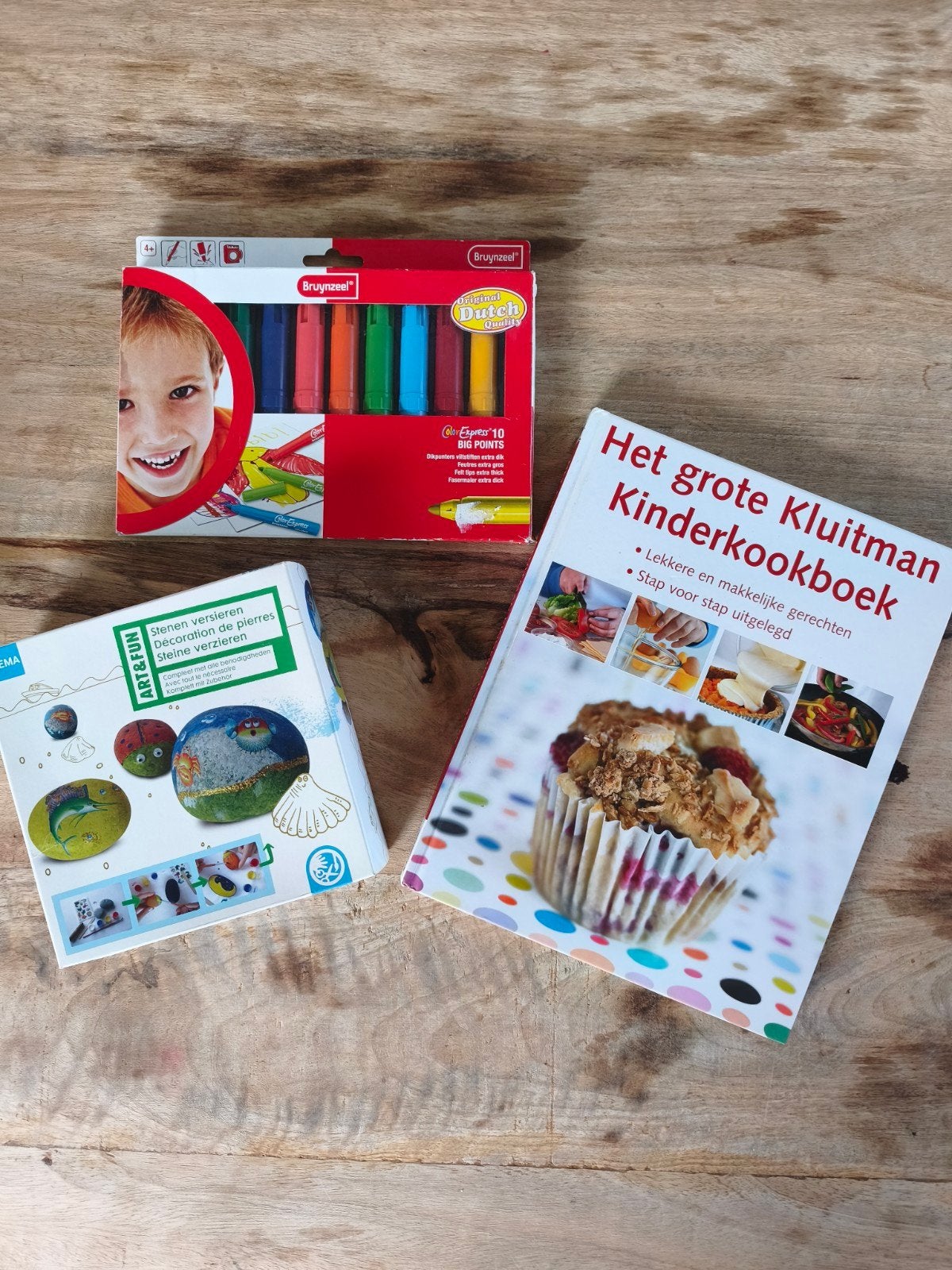 Cadeauset Kinderen | Kluitman Kookboek + Stenen Versieren +, Ophalen of Verzenden, Zo goed als nieuw