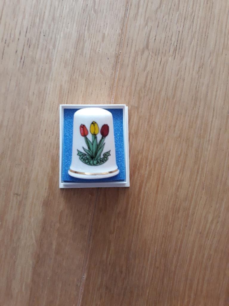 vingerhoedje Holland met tulpen, Ophalen of Verzenden, Nieuw, Porselein, Nederland