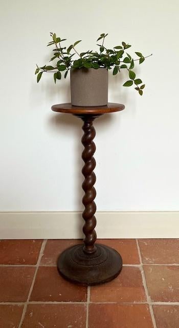 Frans vintage eikenhouten plantentafeltje met gedraaide poot, Ophalen of Verzenden
