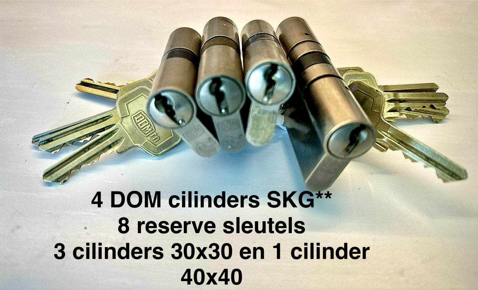 Cilinders gelijk sluitende 3 stuks 30x30 1 stuks 40x40, Auto diversen, Ophalen of Verzenden, Zo goed als nieuw