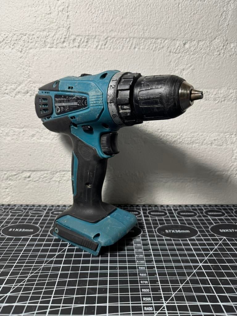 Makita DF347D 14.4V, Ophalen of Verzenden, Gebruikt, Minder dan 400 watt, Boor- en Schroefmachine