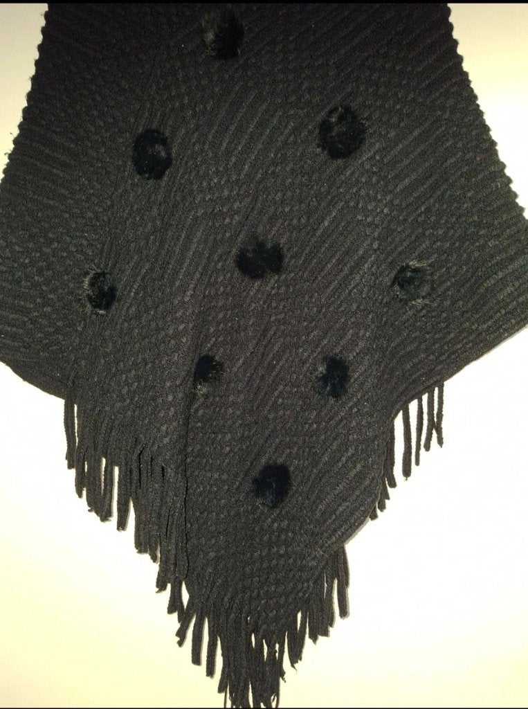 Zwarte poncho met pompons en franjes, Zwart, Maat 42/44 (L), Ecuador, Ophalen of Verzenden