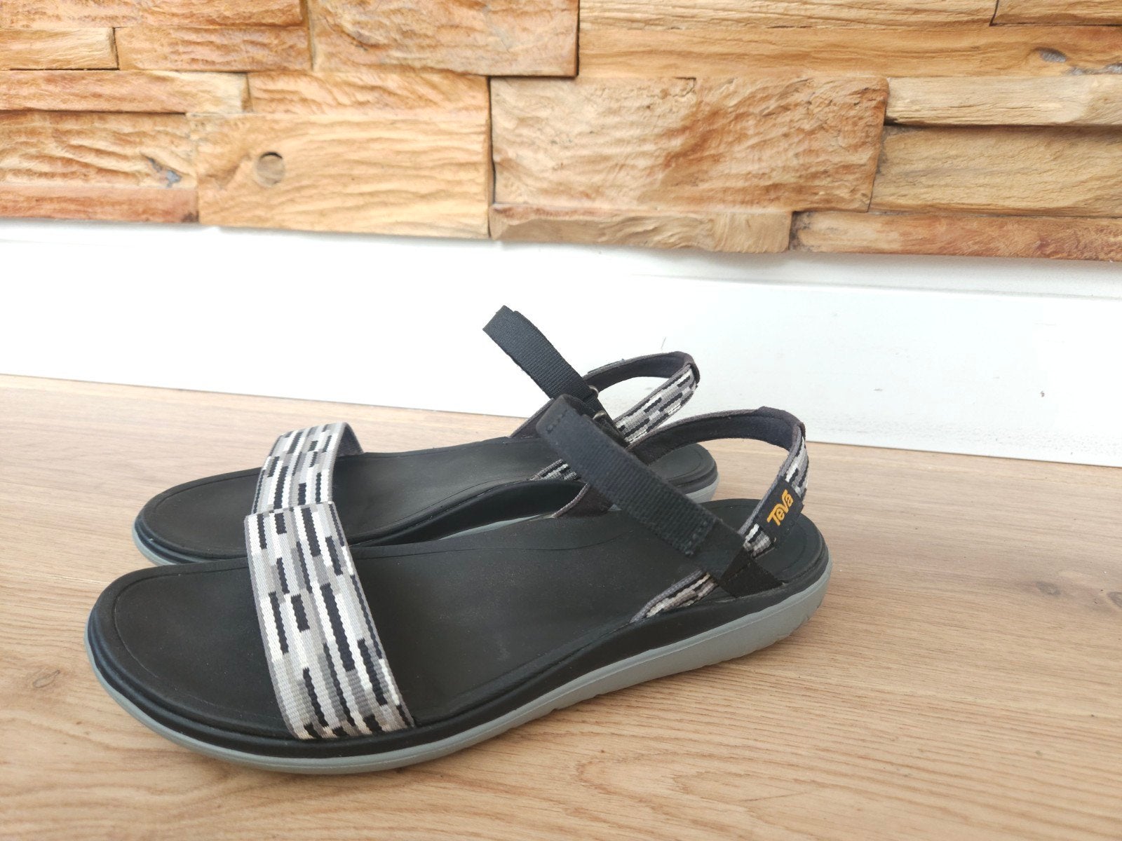 Teva Terra Float Nova maat 39 sandalen / slippers zwart ZGAN, Kleding | Dames, Schoenen, Zwart, Zo goed als nieuw, Teva, Sandalen of Muiltjes