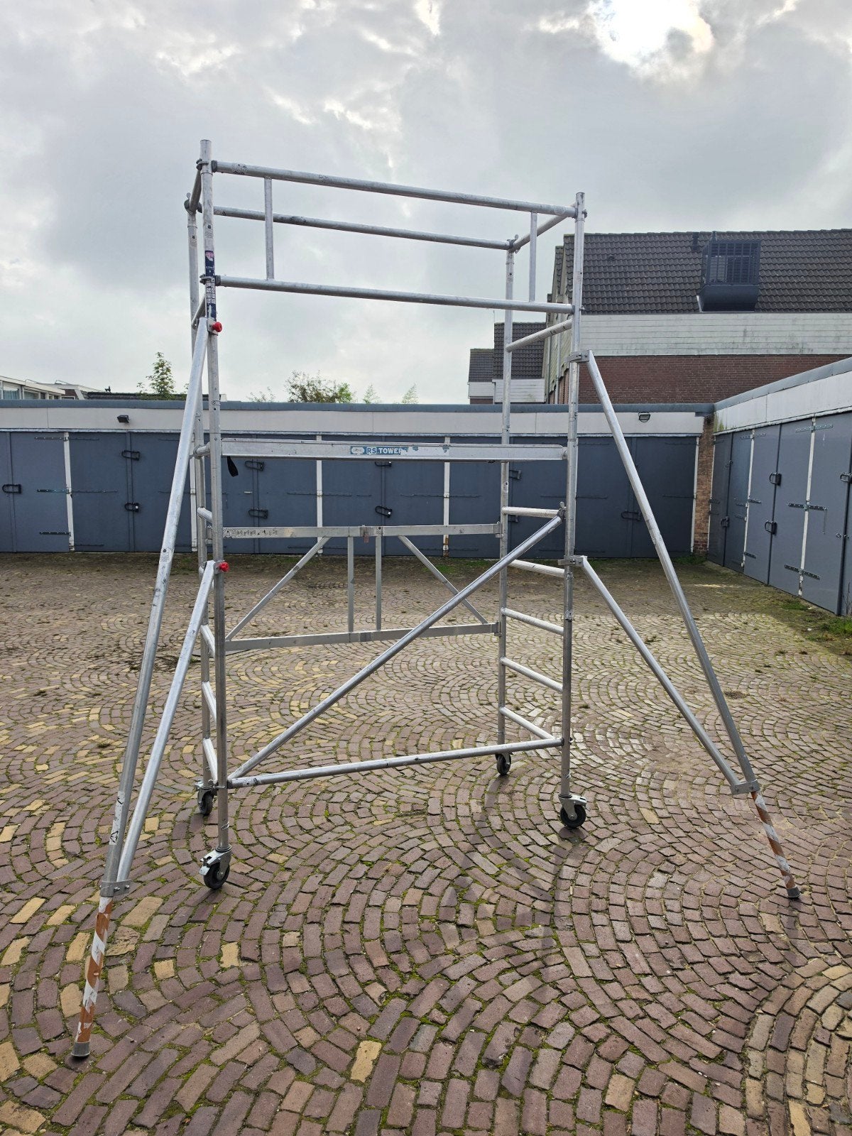 Altrex RS TOWER 3 Kamersteiger 165 cm breed - Gebruikt, Doe-het-zelf en Verbouw, Ophalen of Verzenden, Gebruikt, Rolsteiger of Kamersteiger