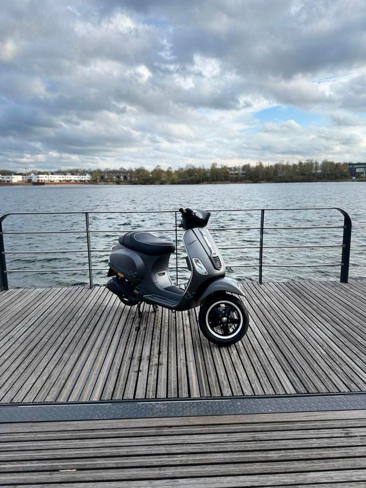 Vespa S50 4T, Fietsen en Brommers, Scooters | Vespa, Ophalen, Gebruikt, Benzine, Vespa S