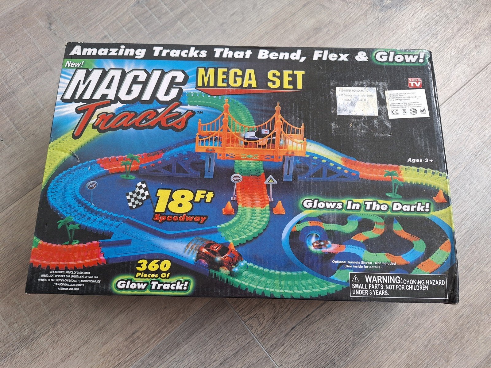 Magic Tracks Mega Set - Buigbare Glow-in-the-Dark Racebaan, Kinderen en Baby's, Speelgoed | Racebanen, Overige merken, Racebaan