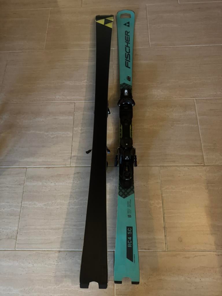 Fischer RC4 ski's - 1 jaar oud, gekocht bij Daka 155, Fischer, Ophalen of Verzenden, Zo goed als nieuw, Skiën