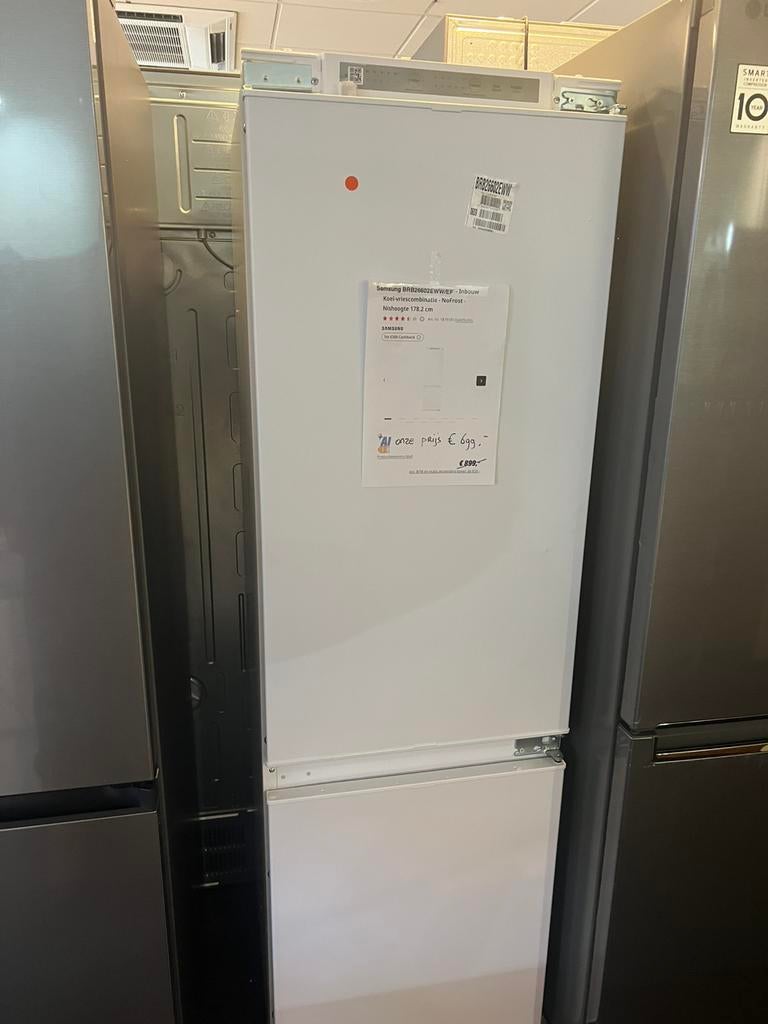 Nieuwe inbouwkoelkasten fabrieksgarantie. No frost., 200 liter of meer, Met aparte vriezer, Nieuw, Energieklasse A of zuiniger