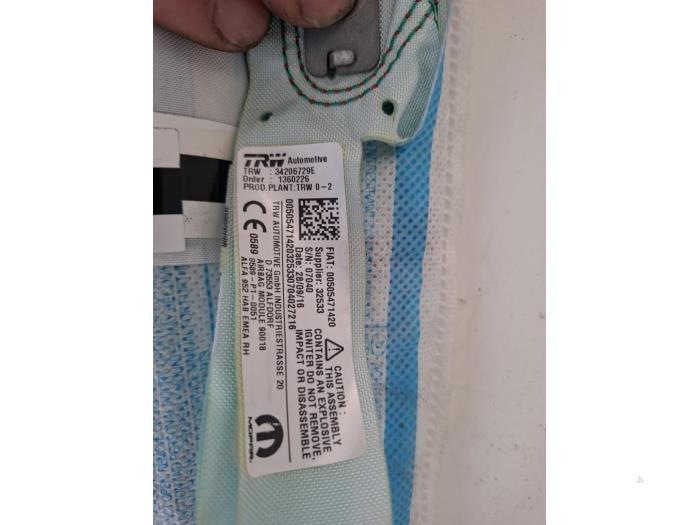 Airbag hemel rechts van een Alfa Romeo Giulia, Gebruikt, -, Verzenden, -