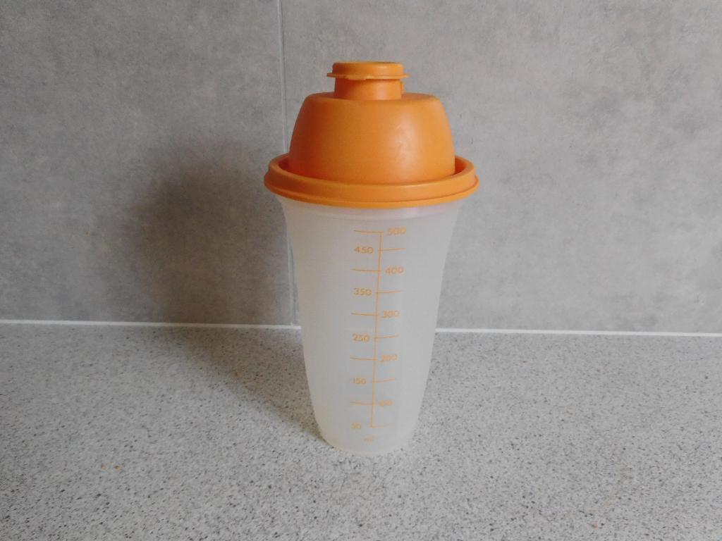 Tupperware Quickshaker 600 ml. Oranje, Huis en Inrichting, Keuken | Tupperware, Ophalen of Verzenden, Zo goed als nieuw, Oranje