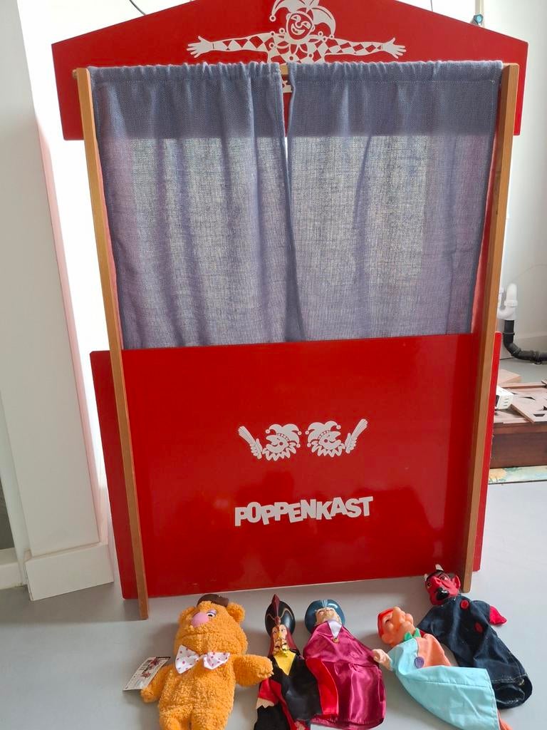 Poppenkast met veel handpoppen, Verzamelen, Automaten | Overige, Ophalen, Zo goed als nieuw