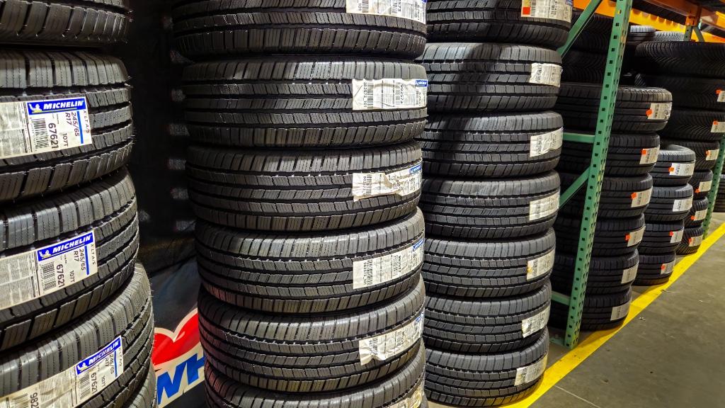 SPOTPRIJS NIEUWE EN GEBRUIKTE BANDEN! 205/55R16 225/45R17