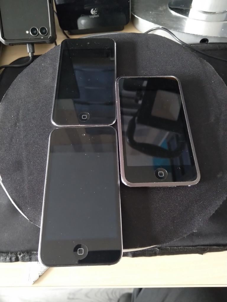 3xiPod Touch 8Gb voor onderdelen te koop: 1th Gen en 2Th Gen, Audio, Tv en Foto, Mp3-spelers | Apple iPod, Gebruikt, Touch, Zwart