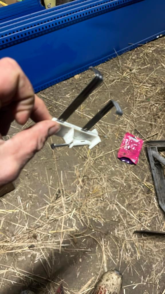 Dakpan haken panne haken bevestiging materiaal dak pannen, Steen of Klei, Zwart, Ophalen of Verzenden, Zo goed als nieuw