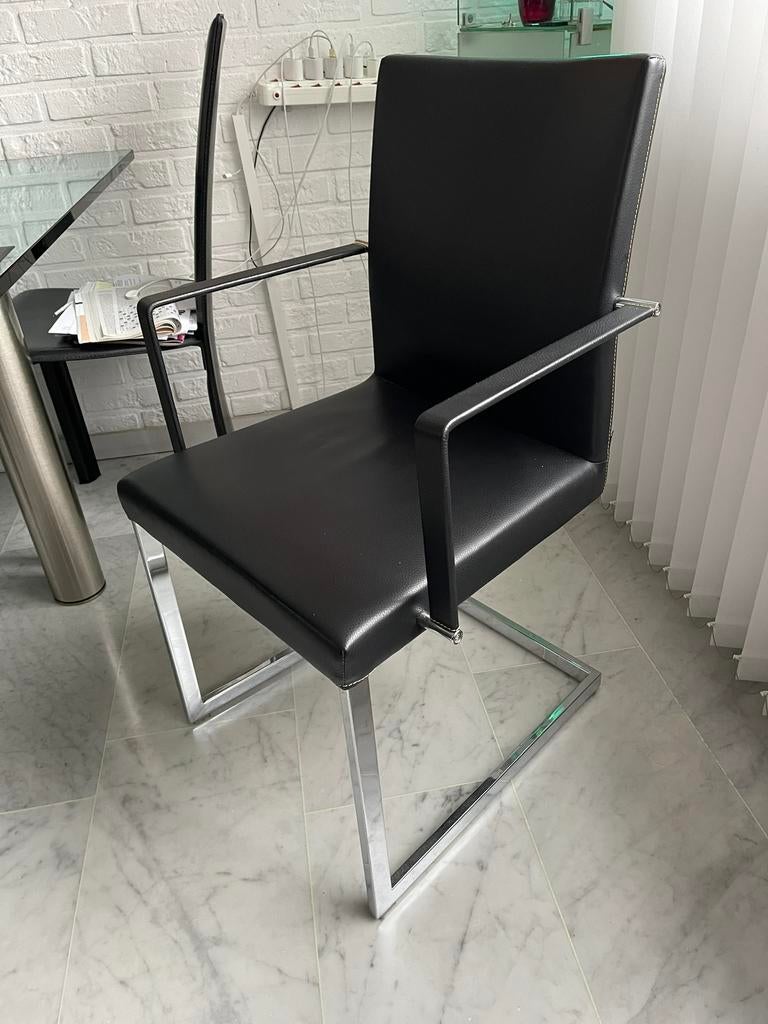 GEZOCHT: KFF STOEL ALS OP FOTO, Huis en Inrichting, Stoelen, Zwart, Leer, Ophalen of Verzenden, Zo goed als nieuw