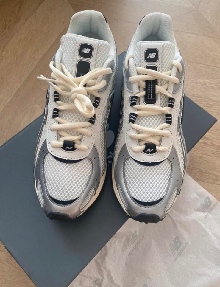 New Balance 204I maat 37, Verzenden, Nieuw, Sneakers of Gympen