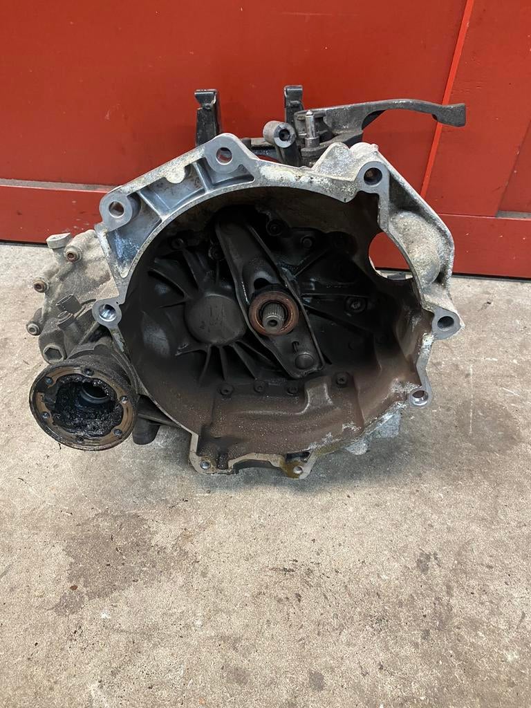 Versnellingsbak vw Polo bj 2007 1.2 60pk ond nr 02t301103, Auto-onderdelen, Ophalen of Verzenden, Volkswagen