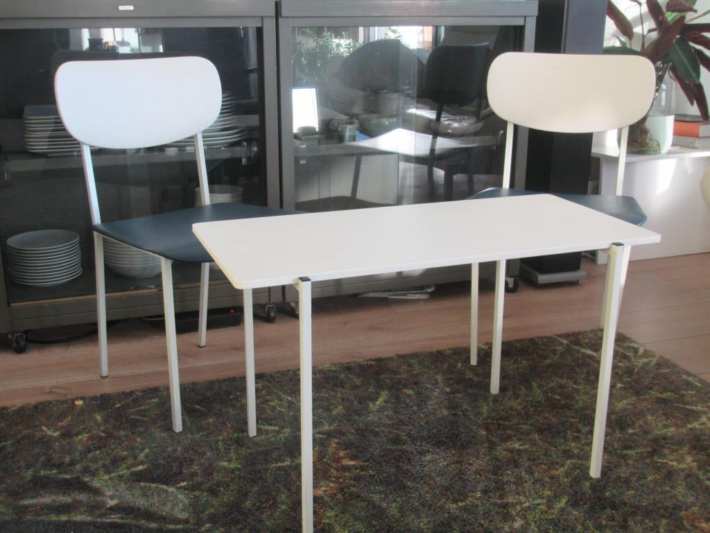 2 Slaapkamerstoelen + bijbehorend tafeltje, Gebruikt, Twee, Wit, Vintage