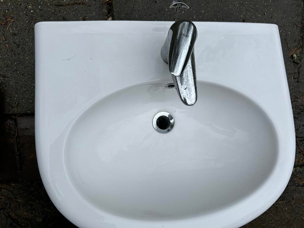 60cm wasbak €35 per stuk, Ophalen, Gebruikt, Steen, Wastafel