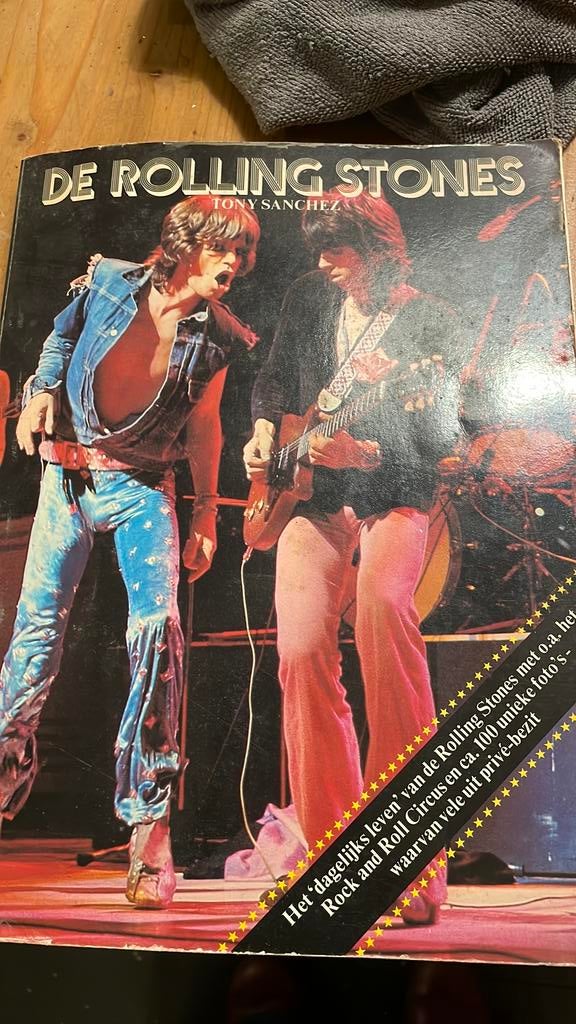 Boek rolling stones tony sanchez, Ophalen of Verzenden, Gelezen, Artiest