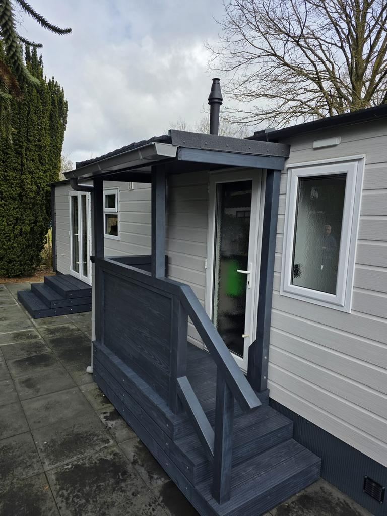 Chalet caravan woonwagen opstap met luifel, Ophalen of Verzenden, Zo goed als nieuw, 500 cm of meer, 3 ramen of meer