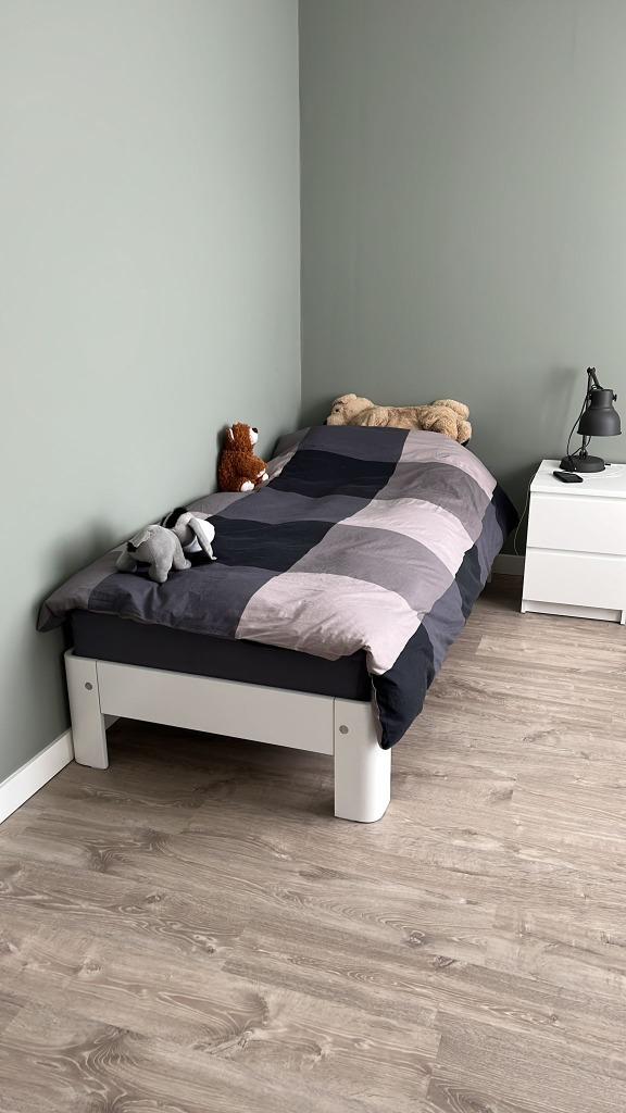 AUPING AURONDE 90 x 200, Huis en Inrichting, Slaapkamer | Bedden, Zo goed als nieuw, Eenpersoons, 90 cm, 200 cm, Hout, Wit, Verstelbaar
