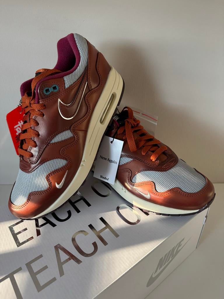 Nike Air Max 1 Patta Waves Dark Russet DS, Bruin, Nieuw, Ophalen of Verzenden, Sneakers of Gympen