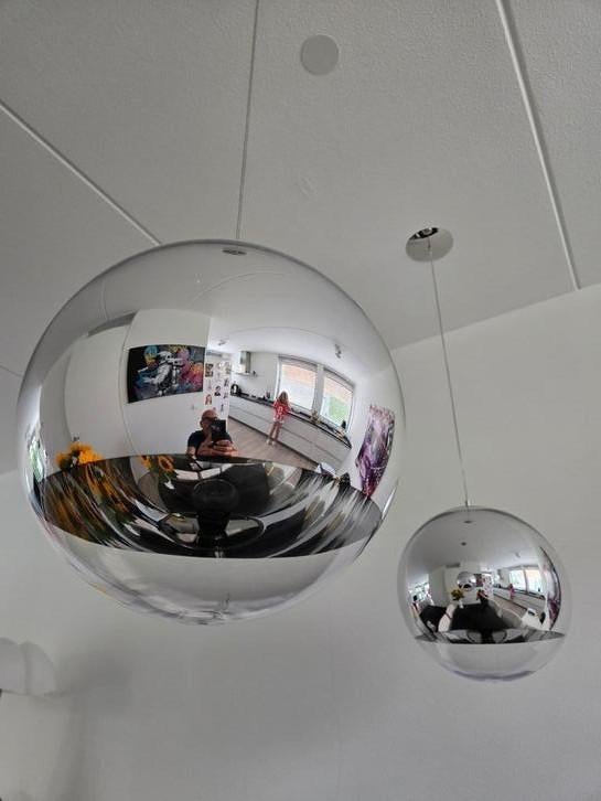 Z.g.a.n: 2 stuks Tom Dixon Mirror Ball diameter 40 cm., Ophalen of Verzenden, Zo goed als nieuw, Metaal