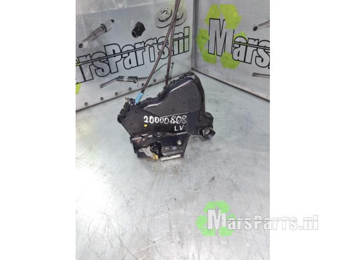 Deurslot Mechaniek 4Deurs links-voor van een Subaru Justy, Subaru, Gebruikt, -, -