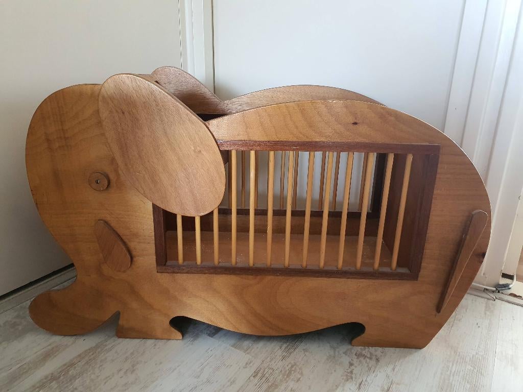 Houten poppen ledikant, Ophalen, Zo goed als nieuw, Babypop
