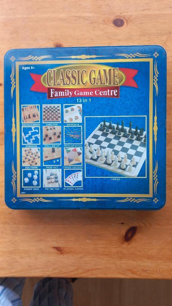 Classis game (Klassieke Bordspellen Box), Vijf spelers of meer, Ophalen of Verzenden