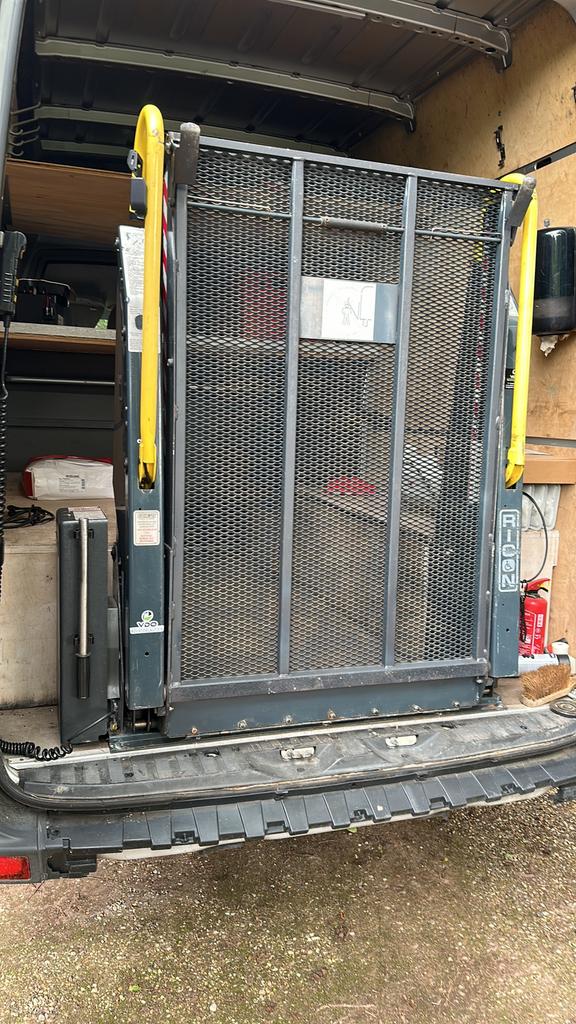 Rolstoel lift, Ophalen, Zo goed als nieuw