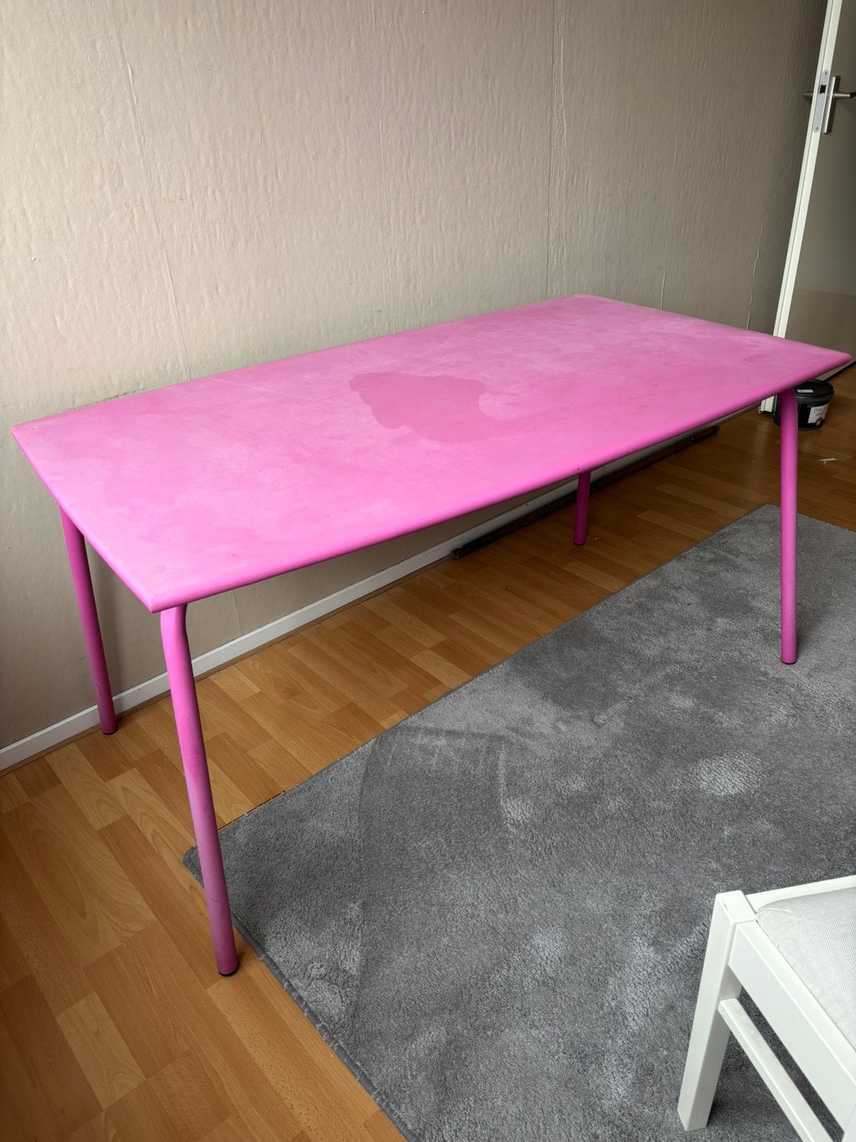 Tuintafel roze gratis!, Huis en Inrichting, Tafels | Statafels, Ophalen, Zo goed als nieuw