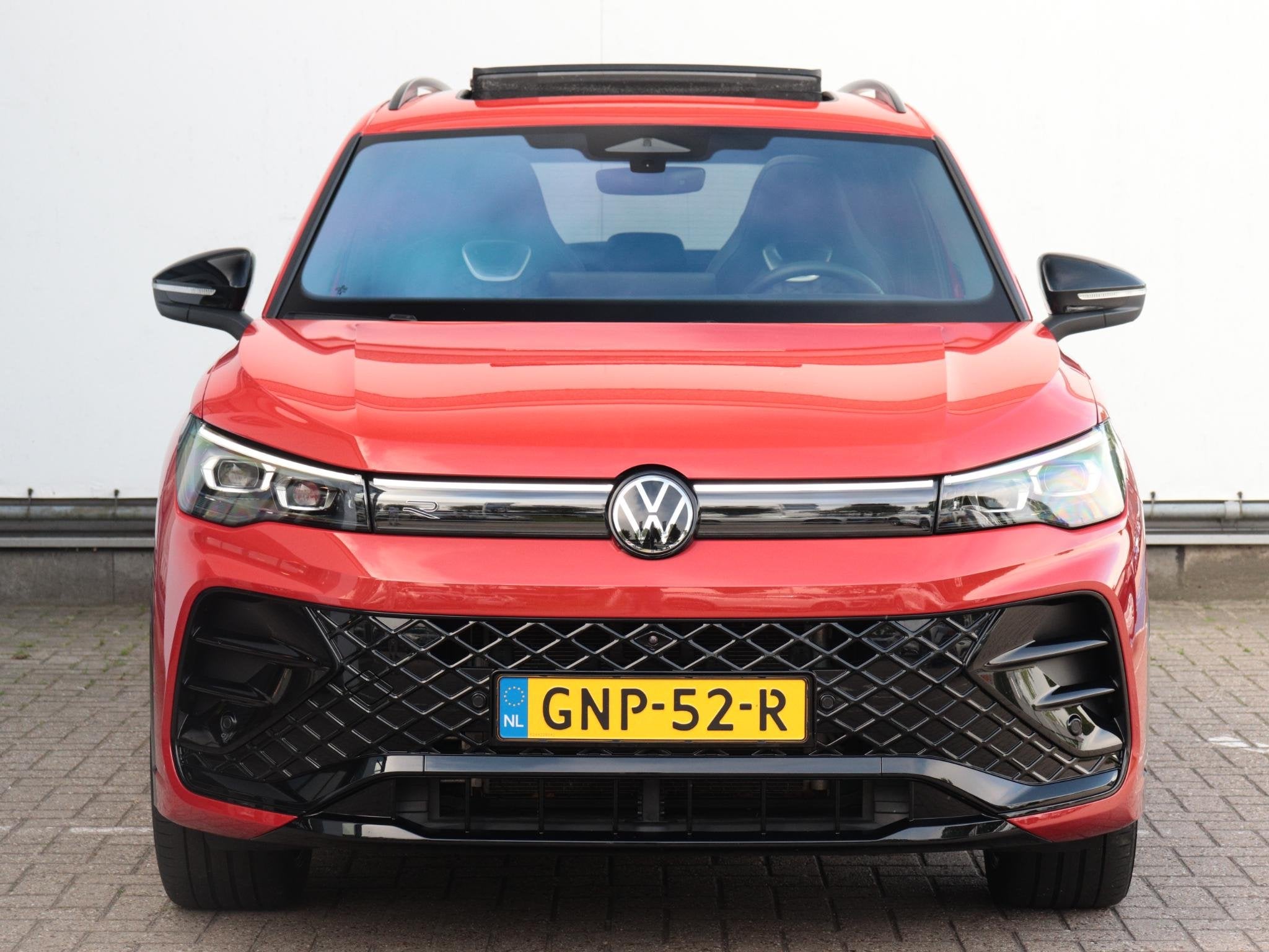 Volkswagen Tiguan 1.5 eHybrid 272pk R-Line Business | 1e eig, Auto's, Volkswagen, Stof, 4 cilinders, 2000 kg, 150 min