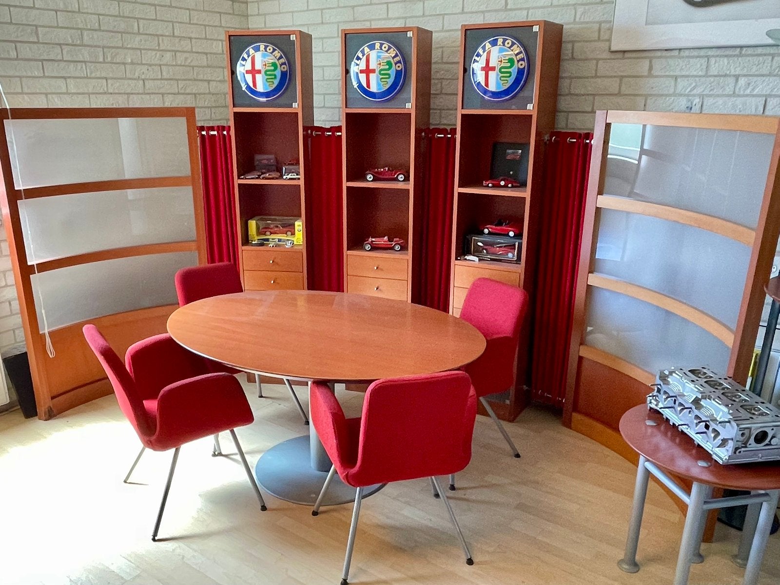 Alfa Romeo Showroom verkoophoek / meubel /kasten, Ophalen