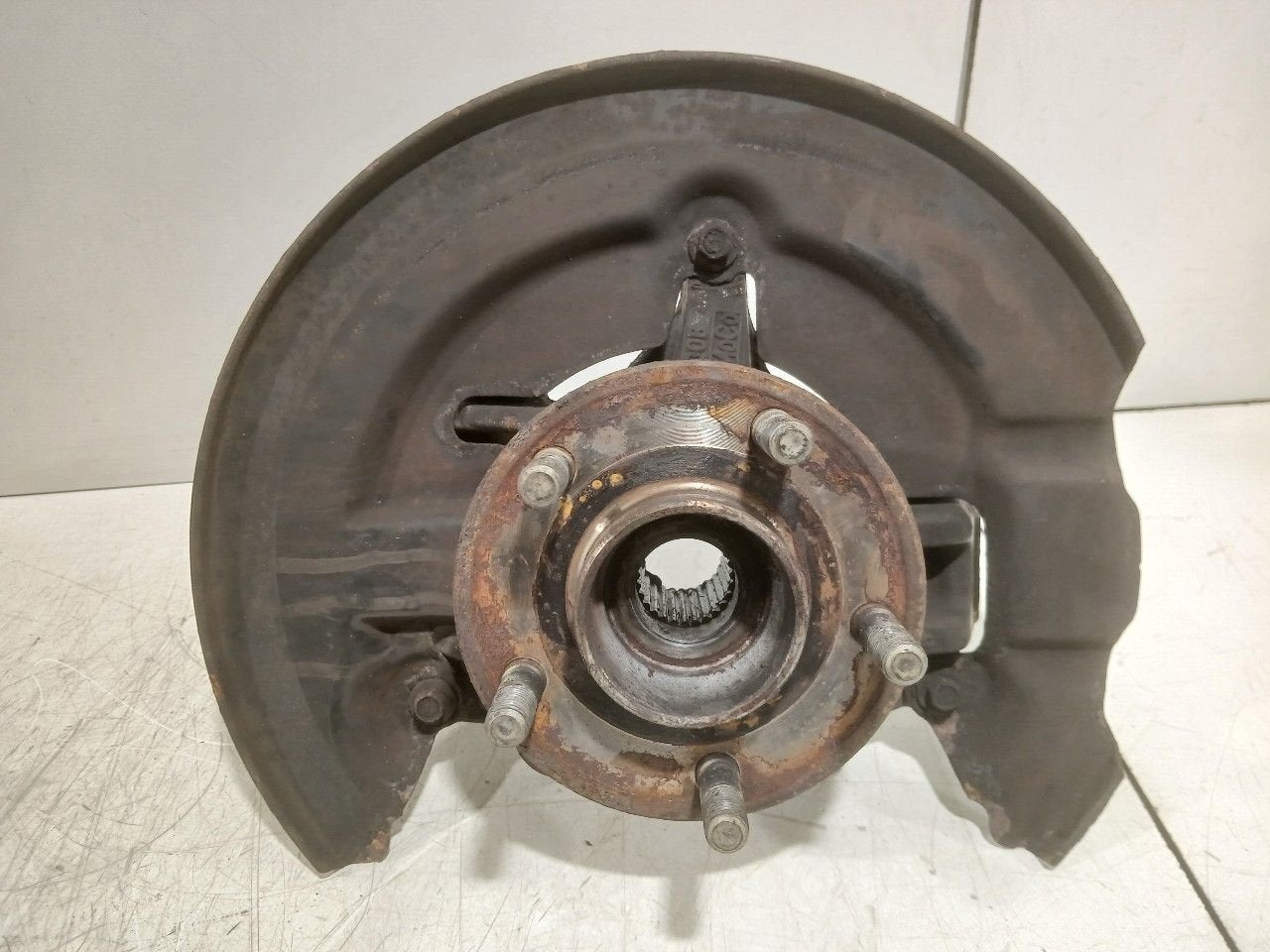 Wielnaaf links voor Ford Focus, Onderdelen@venauto.nl, Van der Ven Autorecycling B.V., Gebruikt, Ettenseweg 76, 4706 PB Roosendaal, The Netherlands
