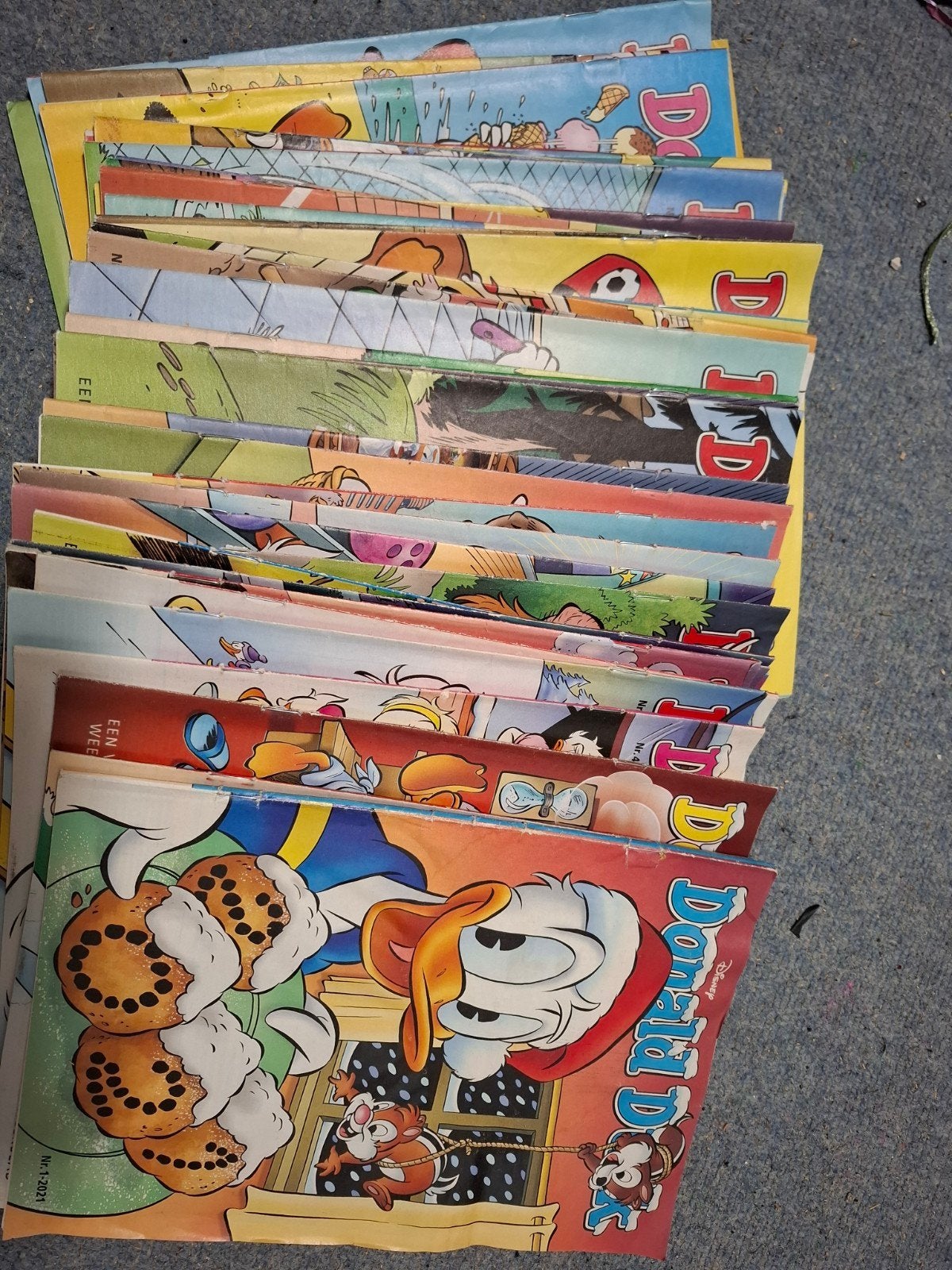 Donald Duck's weekbladen 2021, Meerdere comics, Ophalen of Verzenden, Gelezen
