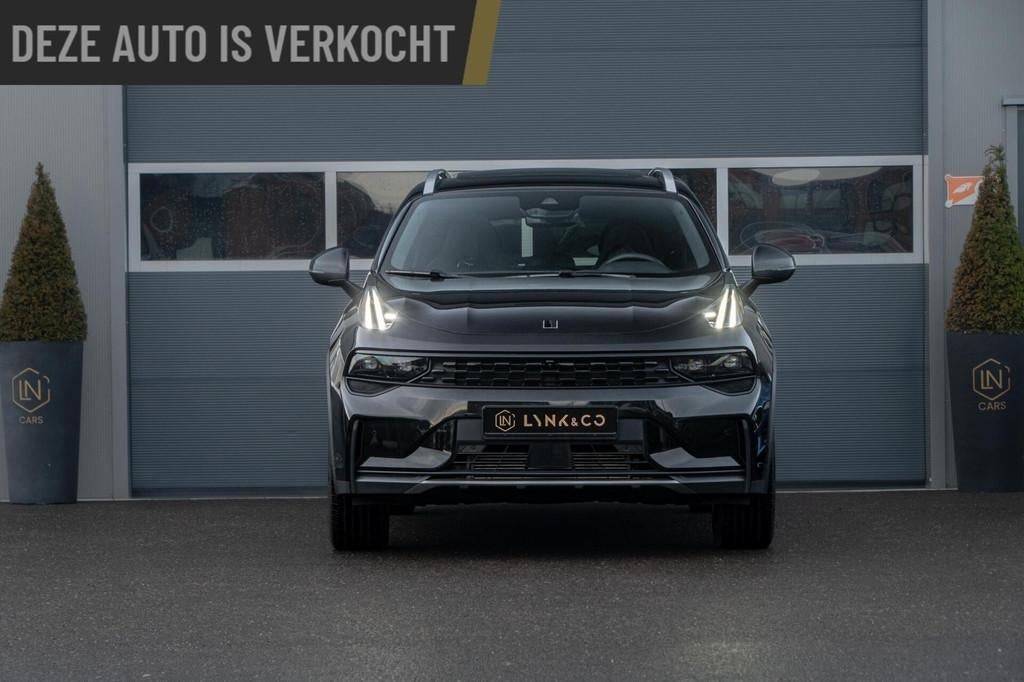 Lynk & Co 01 1.5 | Leder | Pano | DAB | Black | 360 camera, Auto's, Lynk & Co, Gebruikt, Met garantie (alle), Zwart, Leder