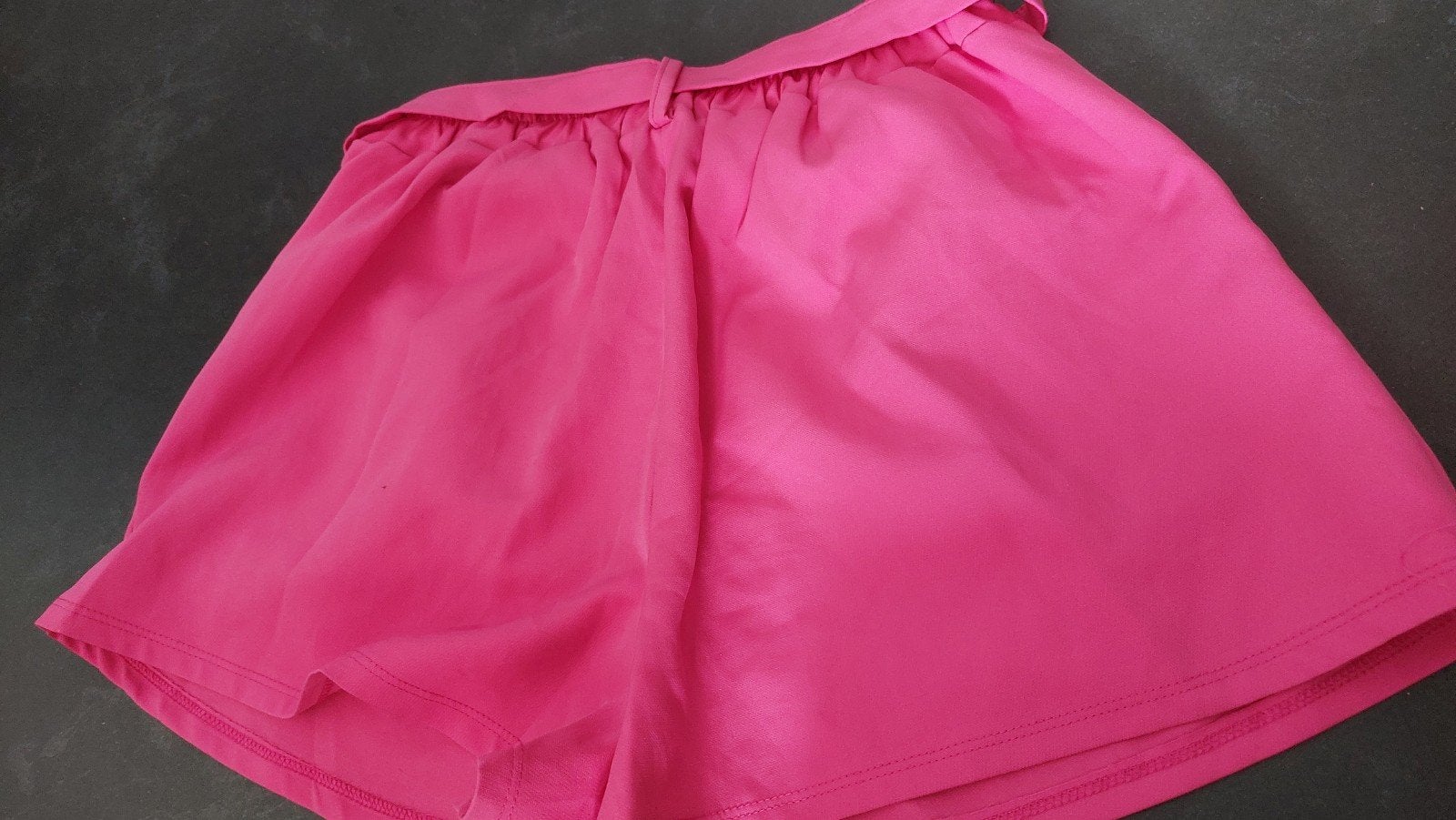 Te koop roze kort broek mt s, Ophalen of Verzenden, Zo goed als nieuw, Roze, Kort