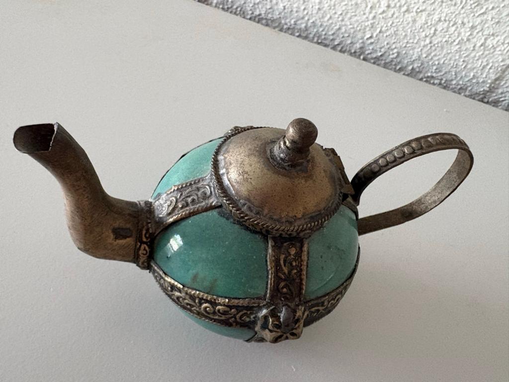 Decoratieve Marokkaanse theepot met turquoise, Ophalen